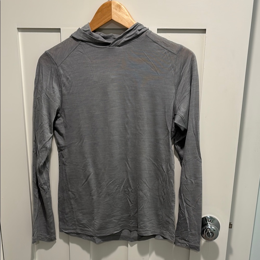 Ibex Women’s sun hoodie size small merino wool